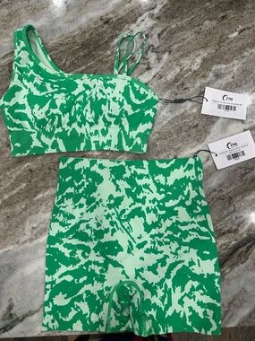 ZYIA Active Bright Green Seamless Set Tags